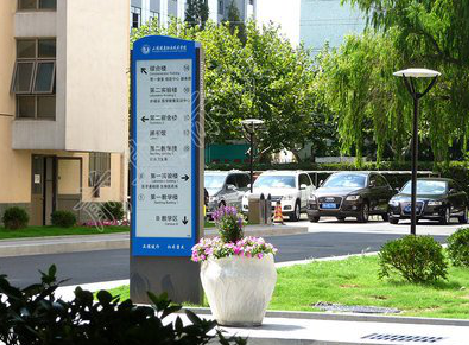 白水哪些因素影响宣传栏的制作？